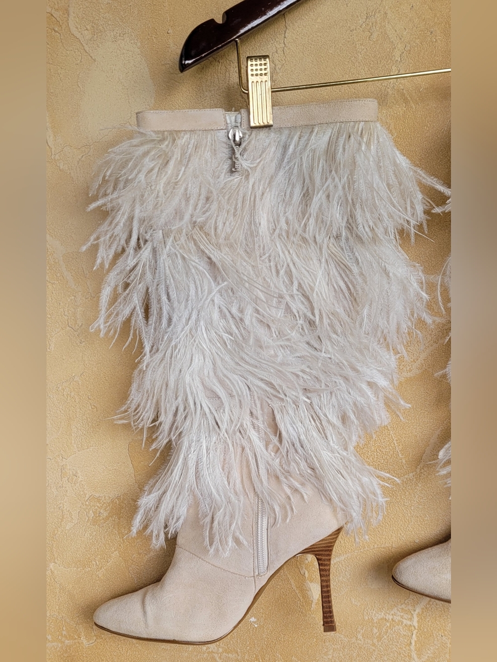 Elegant Winter White Knee High boots dramatic ostrich feather embellishments 6.5 - Picture 9 of 15